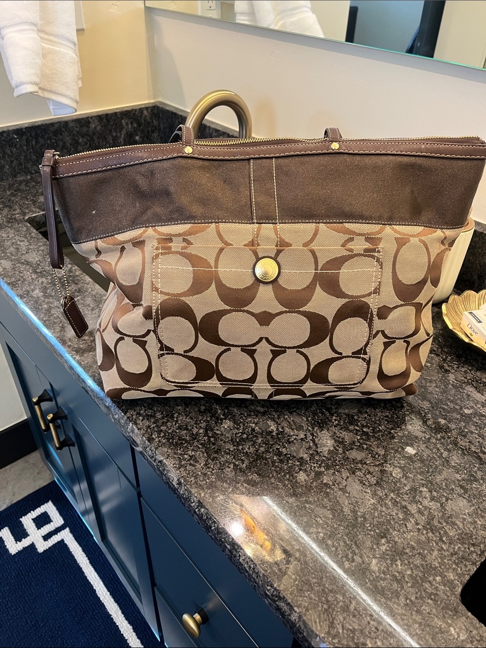 Coach Brown Signature Canvas Shoulder Tote#(P-24)